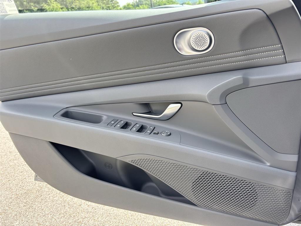 new 2025 Hyundai Elantra car, priced at $22,628
