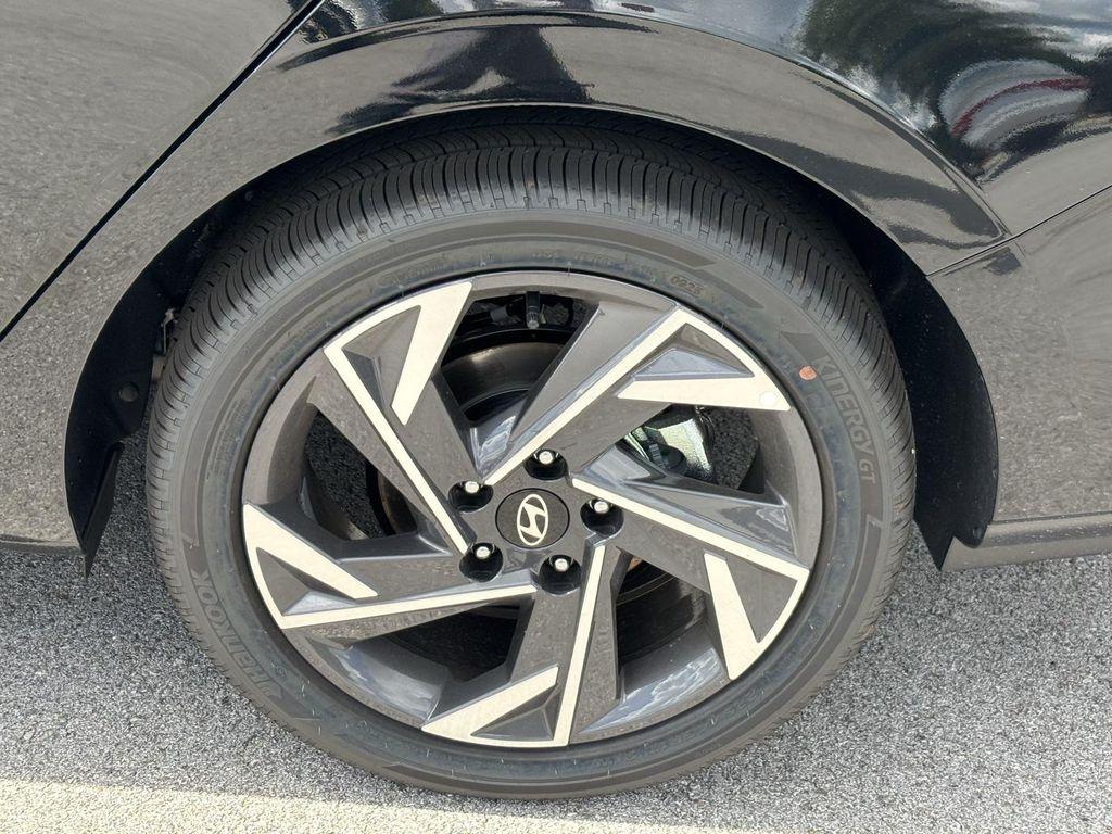 new 2025 Hyundai Elantra car, priced at $24,885