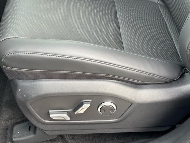 new 2025 Hyundai Santa Fe car, priced at $40,167