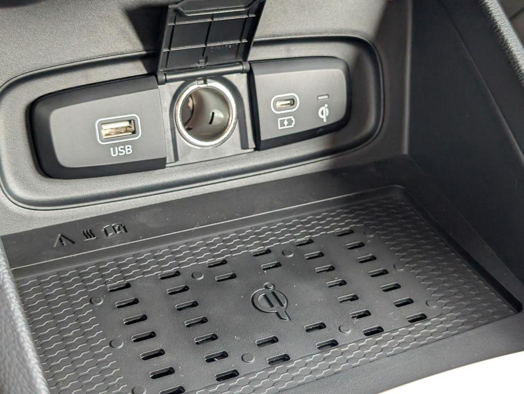 new 2025 Hyundai Venue car, priced at $23,406