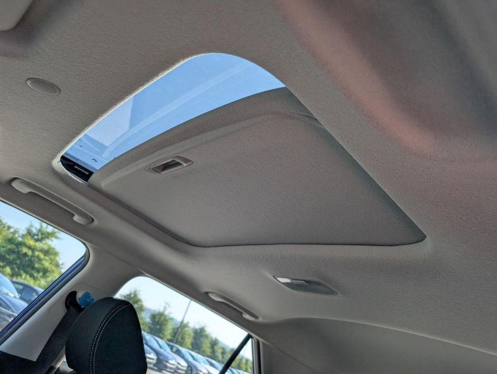 new 2025 Hyundai Venue car, priced at $23,243