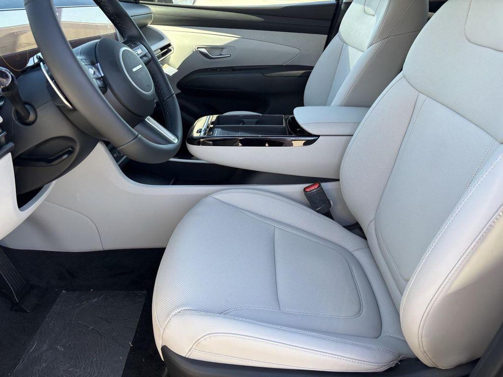 new 2025 Hyundai TUCSON Hybrid car, priced at $35,895
