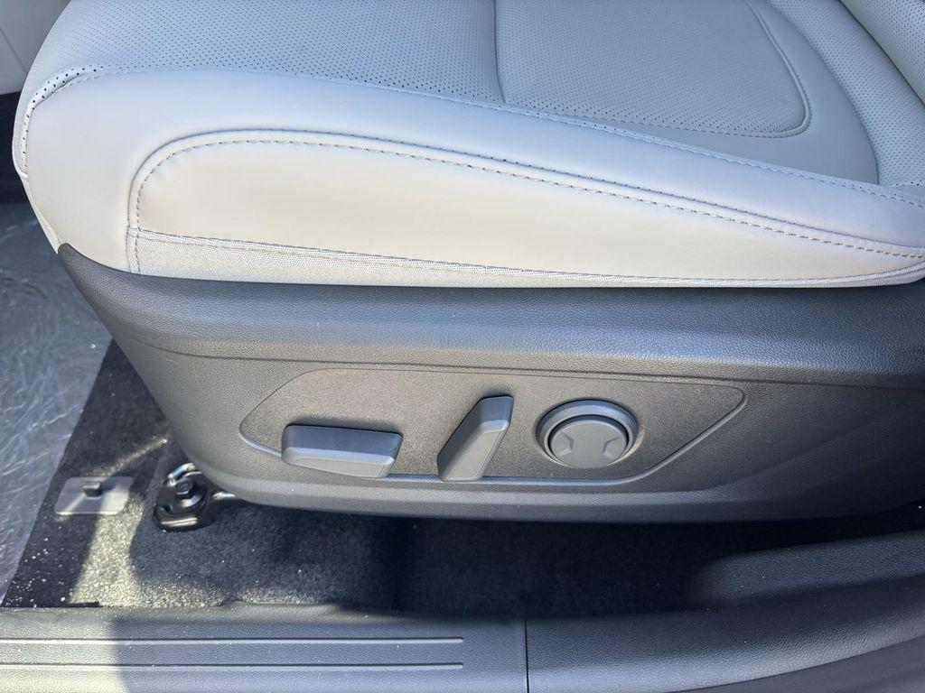 new 2025 Hyundai TUCSON Hybrid car, priced at $35,895