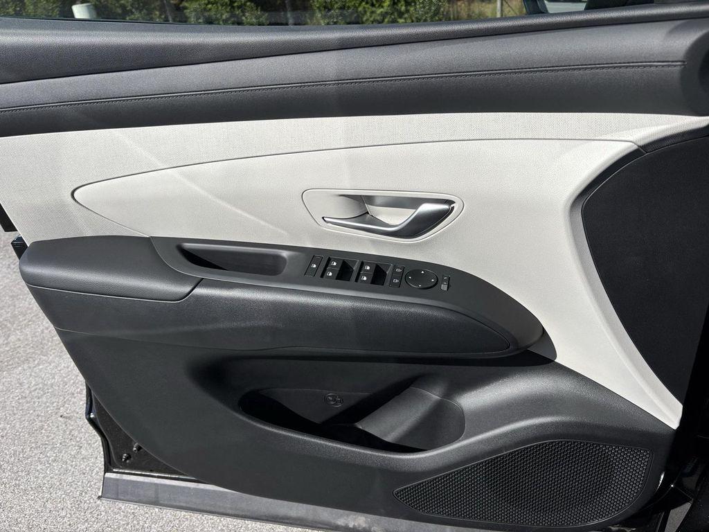 new 2025 Hyundai TUCSON Hybrid car, priced at $35,895