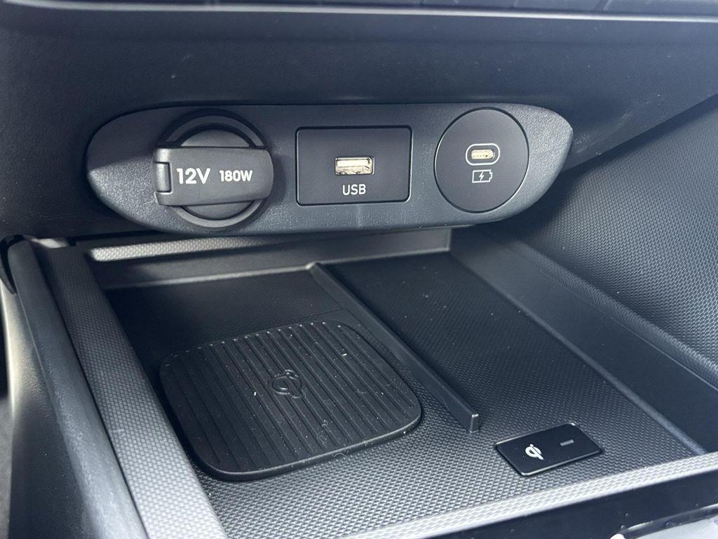 new 2025 Hyundai Elantra car, priced at $22,606