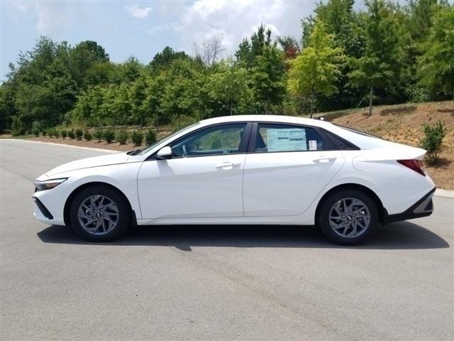 new 2024 Hyundai Elantra car, priced at $22,235