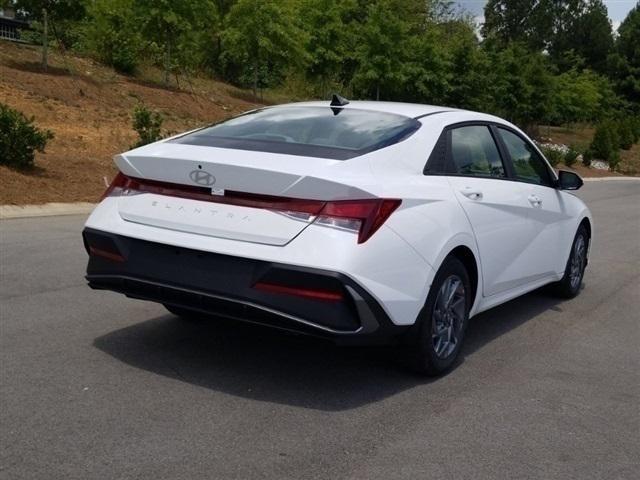 new 2024 Hyundai Elantra car, priced at $22,235