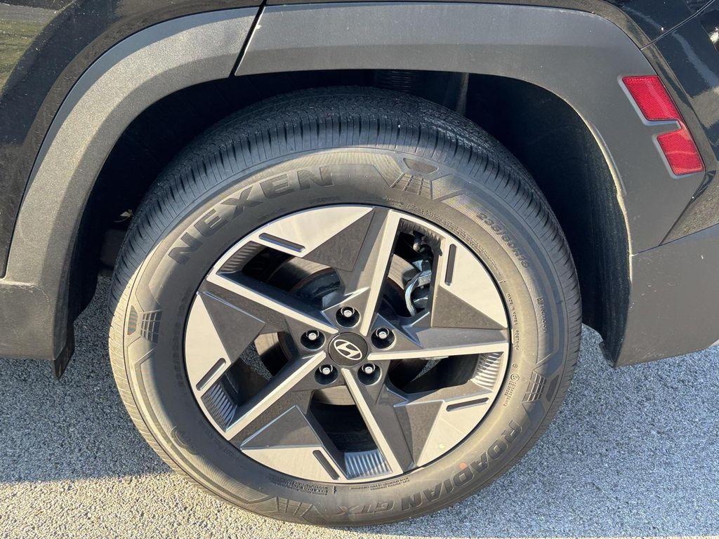 used 2025 Hyundai TUCSON Hybrid car, priced at $31,909