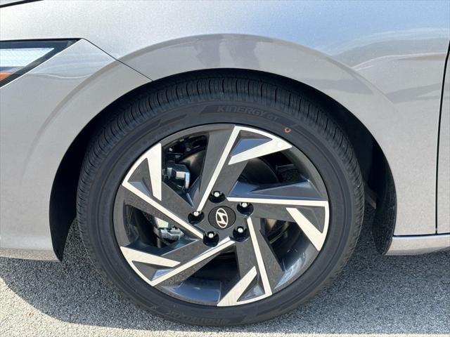 new 2025 Hyundai Elantra car, priced at $26,152