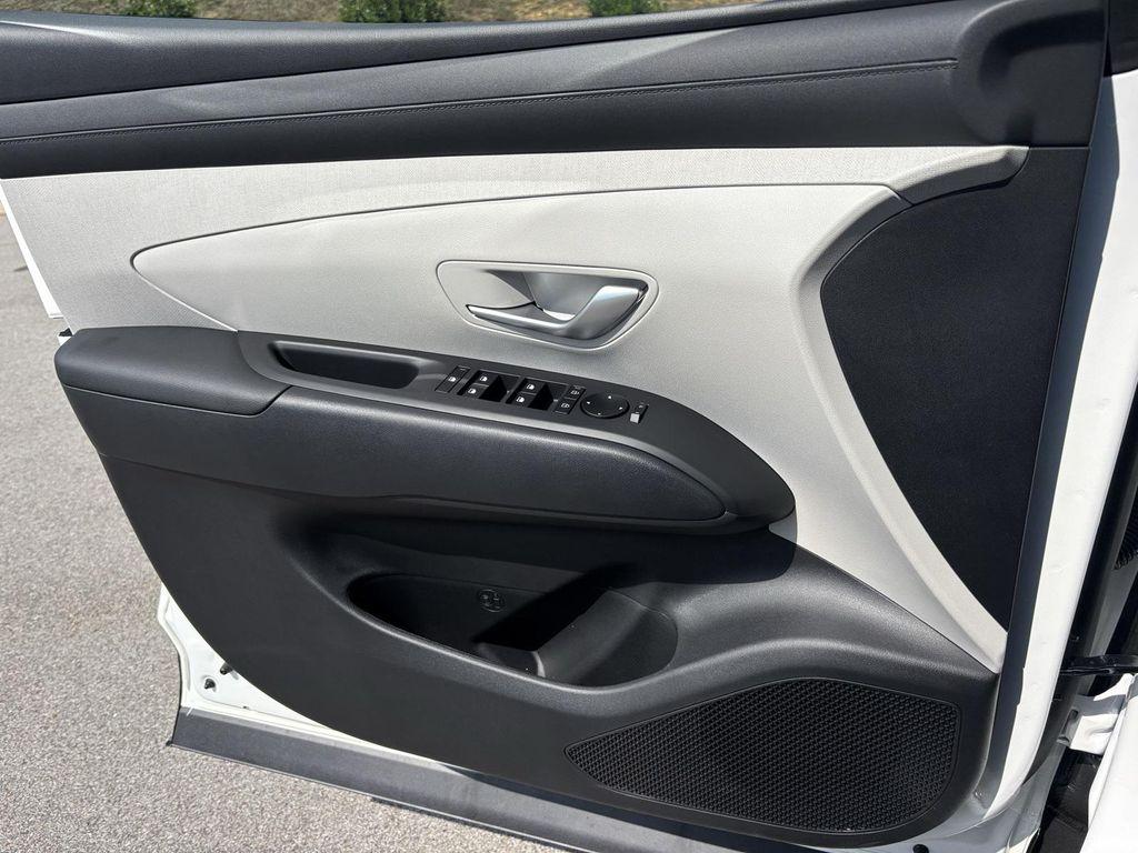 new 2025 Hyundai TUCSON Hybrid car, priced at $36,081