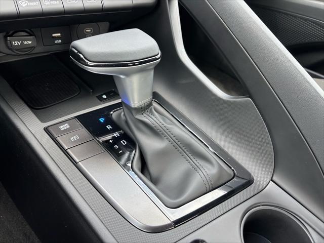 new 2025 Hyundai Elantra car, priced at $22,960