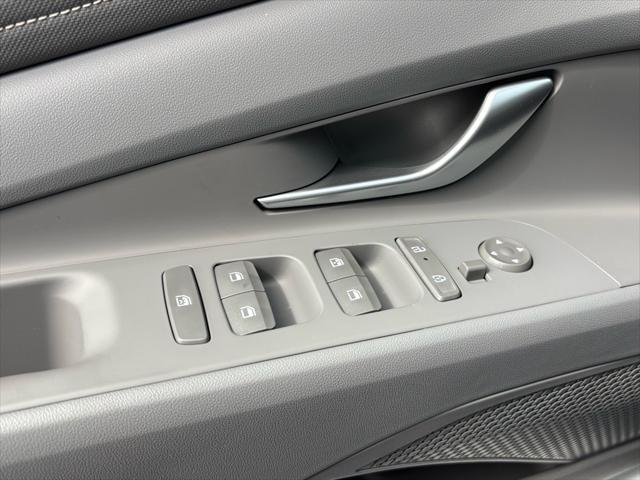new 2025 Hyundai Elantra car, priced at $23,391