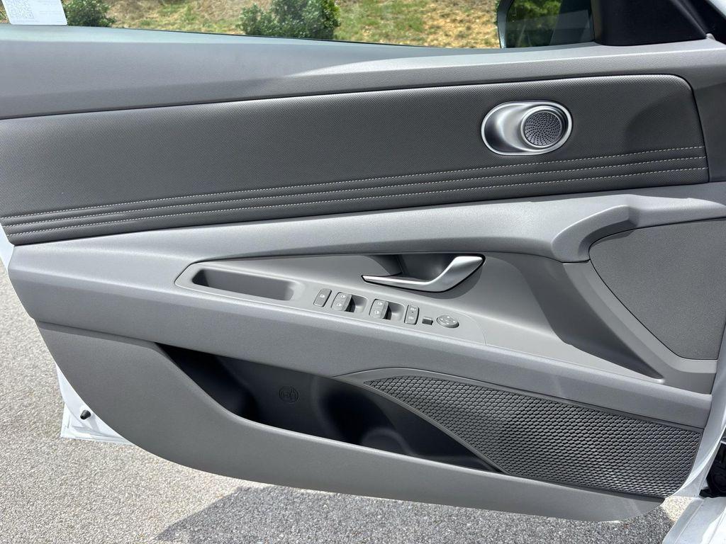 new 2025 Hyundai Elantra car, priced at $23,040
