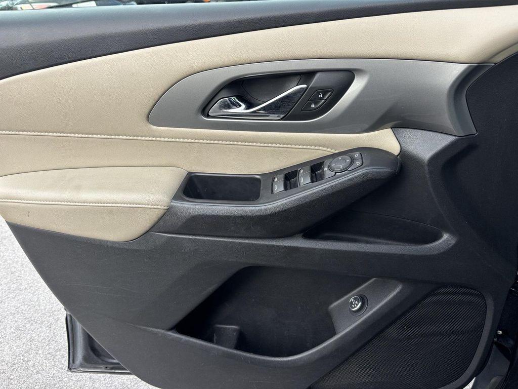 used 2022 Chevrolet Traverse car, priced at $22,413