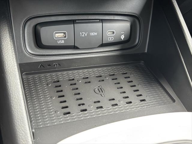 new 2025 Hyundai Venue car, priced at $24,383