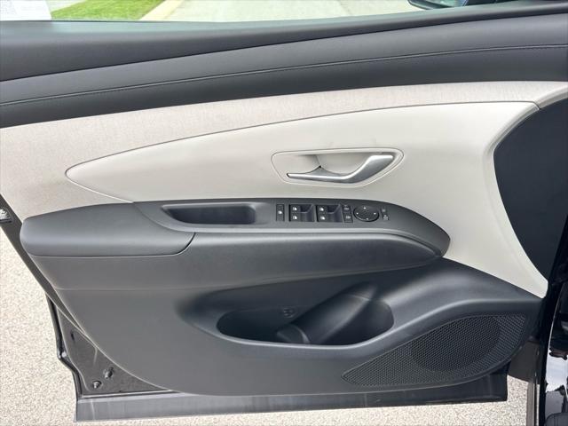 new 2025 Hyundai TUCSON Hybrid car, priced at $36,948