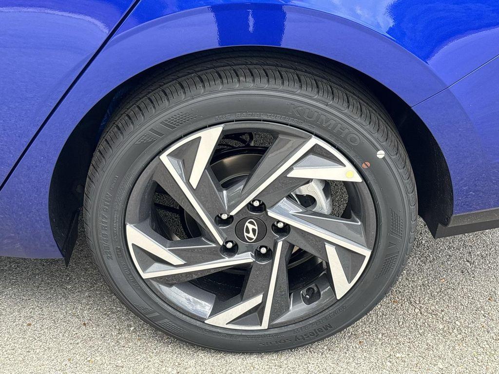 new 2025 Hyundai Elantra car, priced at $22,628