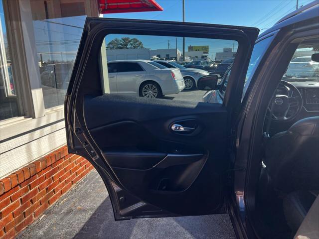 used 2019 Jeep Cherokee car, priced at $13,995