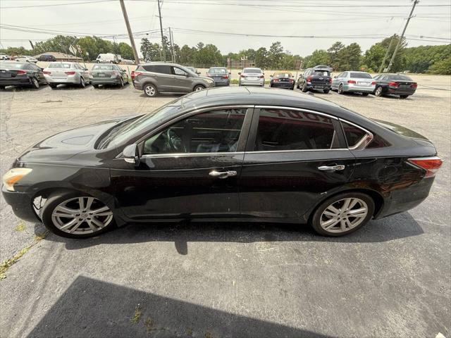 used 2014 Nissan Altima car, priced at $8,995