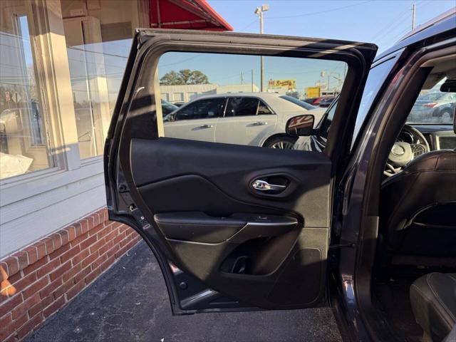 used 2020 Jeep Cherokee car, priced at $11,995