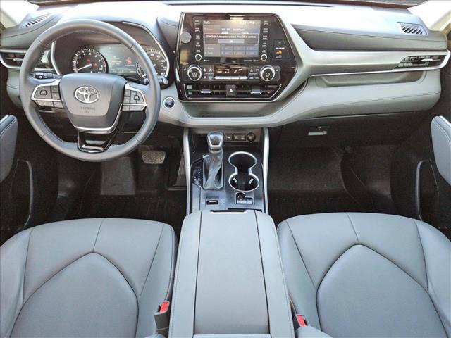 used 2021 Toyota Highlander car, priced at $30,688