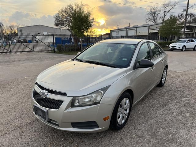 used 2014 Chevrolet Cruze car, priced at $5,495