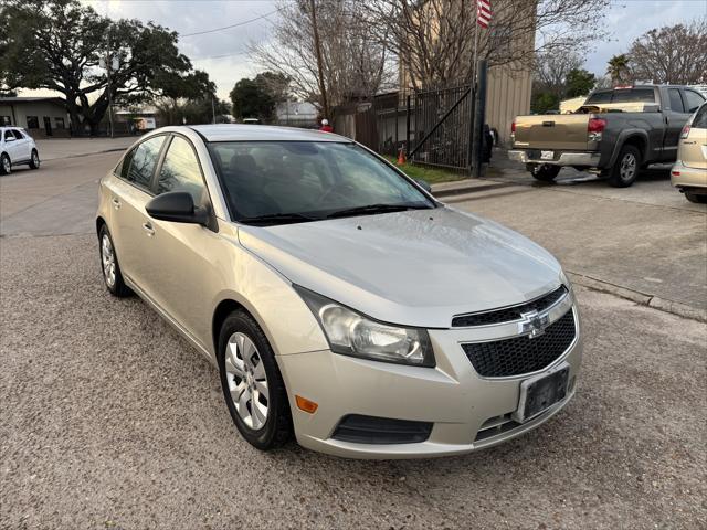 used 2014 Chevrolet Cruze car, priced at $5,495