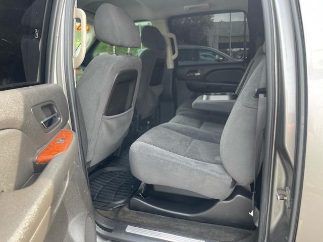 used 2008 Chevrolet Avalanche car, priced at $12,900