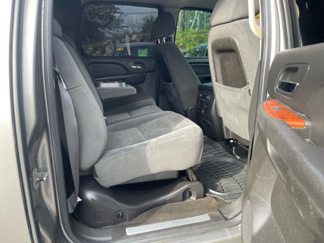 used 2008 Chevrolet Avalanche car, priced at $12,900