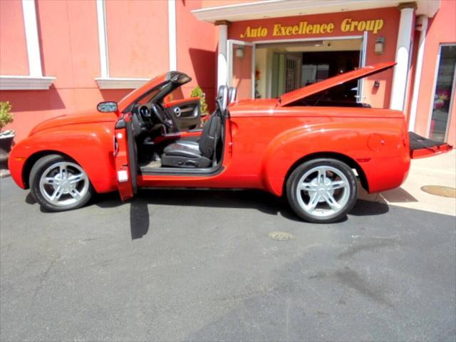 used 2005 Chevrolet SSR car, priced at $26,988