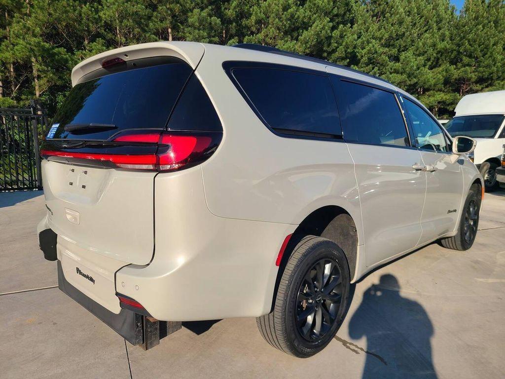 used 2021 Chrysler Pacifica car, priced at $47,700