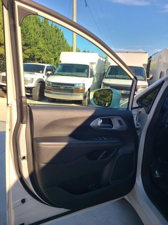 used 2021 Chrysler Pacifica car, priced at $47,700