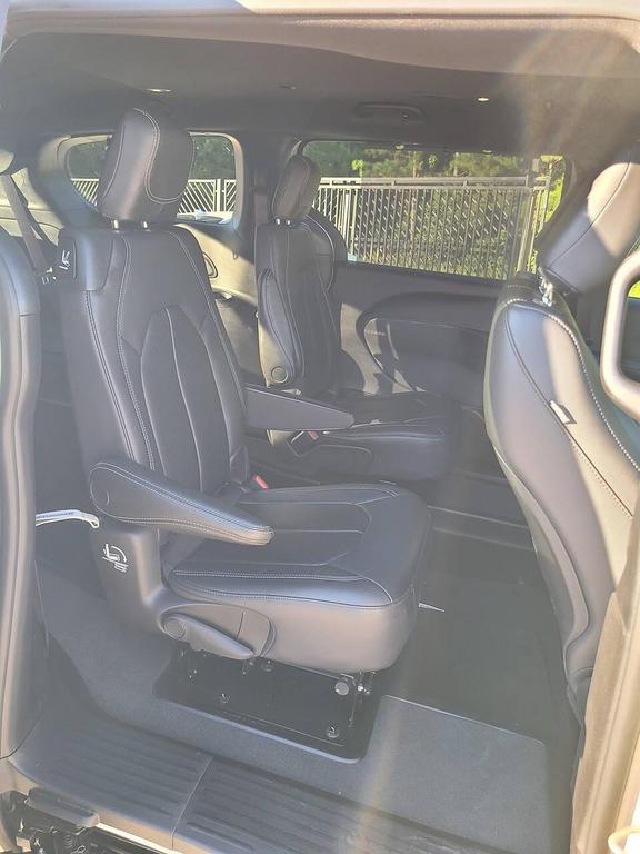 used 2021 Chrysler Pacifica car, priced at $47,700