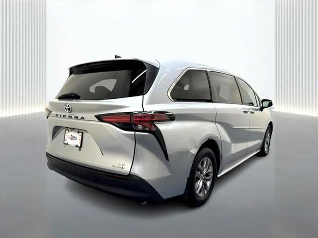 used 2021 Toyota Sienna car, priced at $27,900