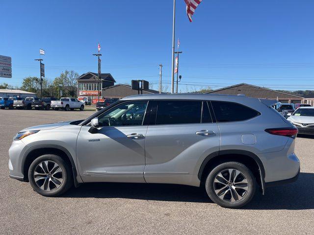 used 2021 Toyota Highlander Hybrid car, priced at $29,689
