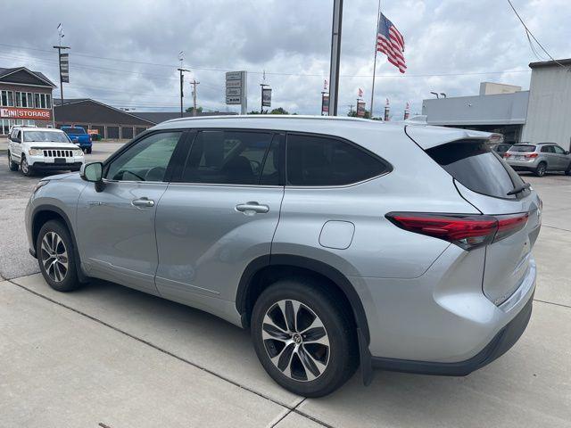 used 2021 Toyota Highlander Hybrid car, priced at $31,588