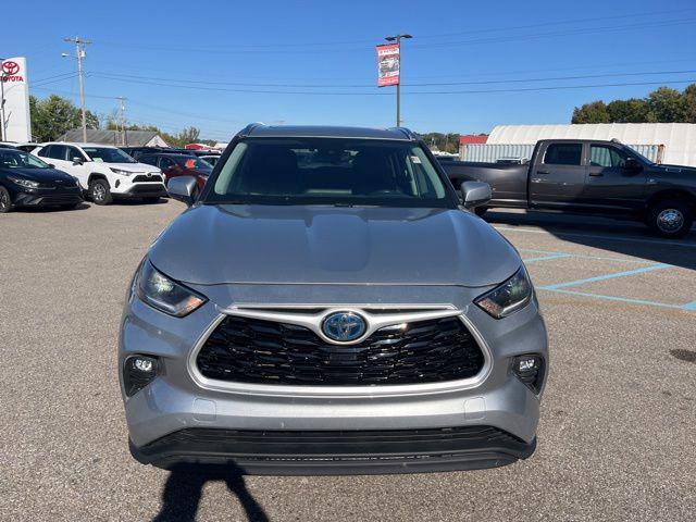 used 2021 Toyota Highlander Hybrid car, priced at $29,689