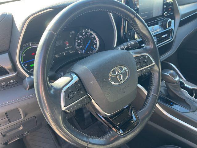 used 2021 Toyota Highlander Hybrid car, priced at $29,689
