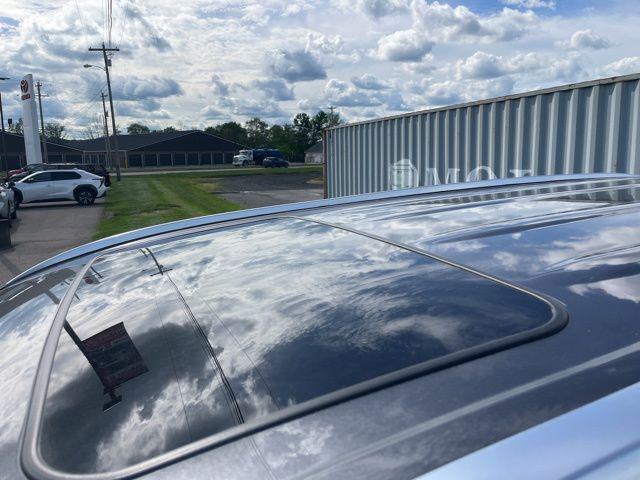 used 2021 Toyota Highlander car, priced at $31,599
