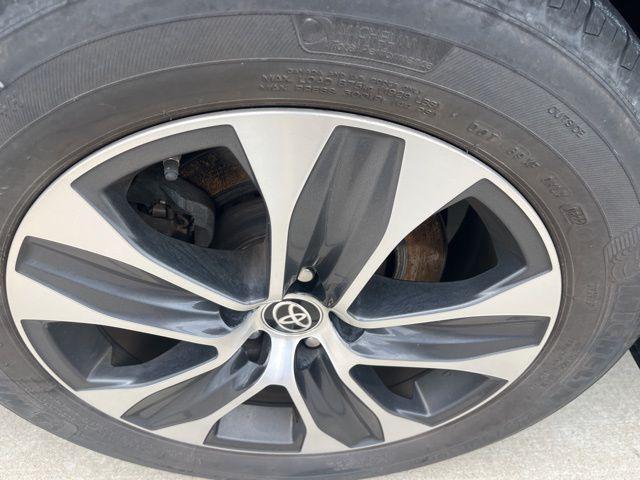 used 2021 Toyota Highlander Hybrid car, priced at $33,685