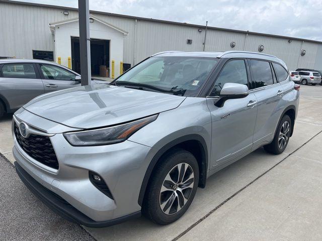 used 2021 Toyota Highlander Hybrid car, priced at $33,685