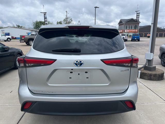 used 2021 Toyota Highlander Hybrid car, priced at $33,685