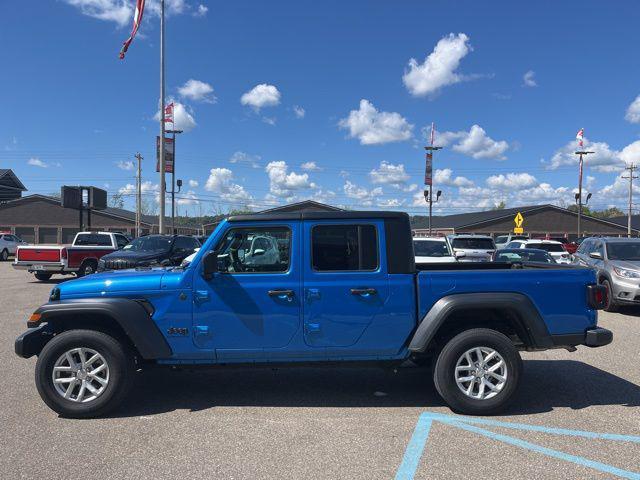 used 2023 Jeep Gladiator car, priced at $33,808