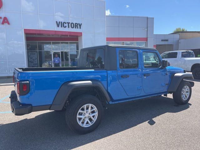 used 2023 Jeep Gladiator car, priced at $33,808