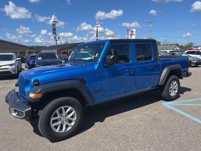 used 2023 Jeep Gladiator car, priced at $33,808