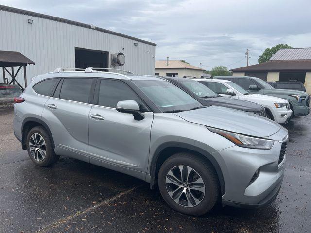 used 2020 Toyota Highlander car, priced at $28,898