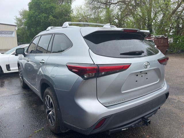 used 2020 Toyota Highlander car, priced at $28,898