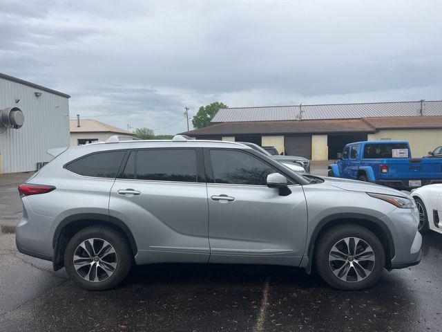 used 2020 Toyota Highlander car, priced at $28,898