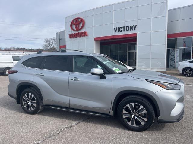 used 2024 Toyota Highlander car, priced at $42,500