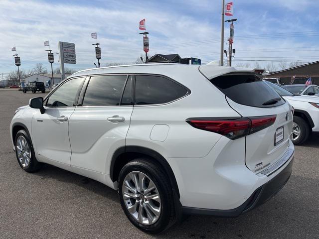 used 2021 Toyota Highlander Hybrid car, priced at $29,998